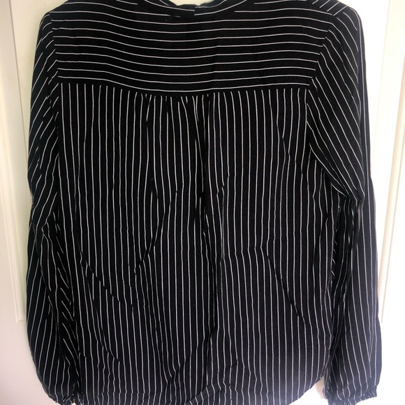 Black and white striped blouse - Picture 4 of 6